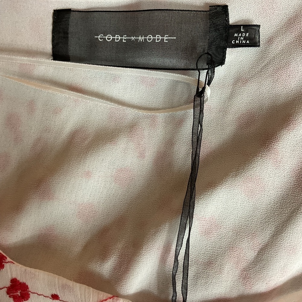Woman’s Code x Mode Embroidered Top - Picture 6 of 11